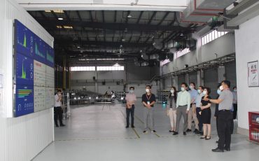 Warm Welcome to the Visit of the Financial Department of the Ministry of Commerce and Other Leaders