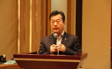 谁持彩“链”当空舞——记江苏飞力达国际物流股份有限公司董事长姚勤