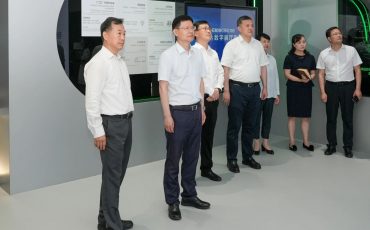 苏州市人大常委会主任李亚平一行调研飞力达